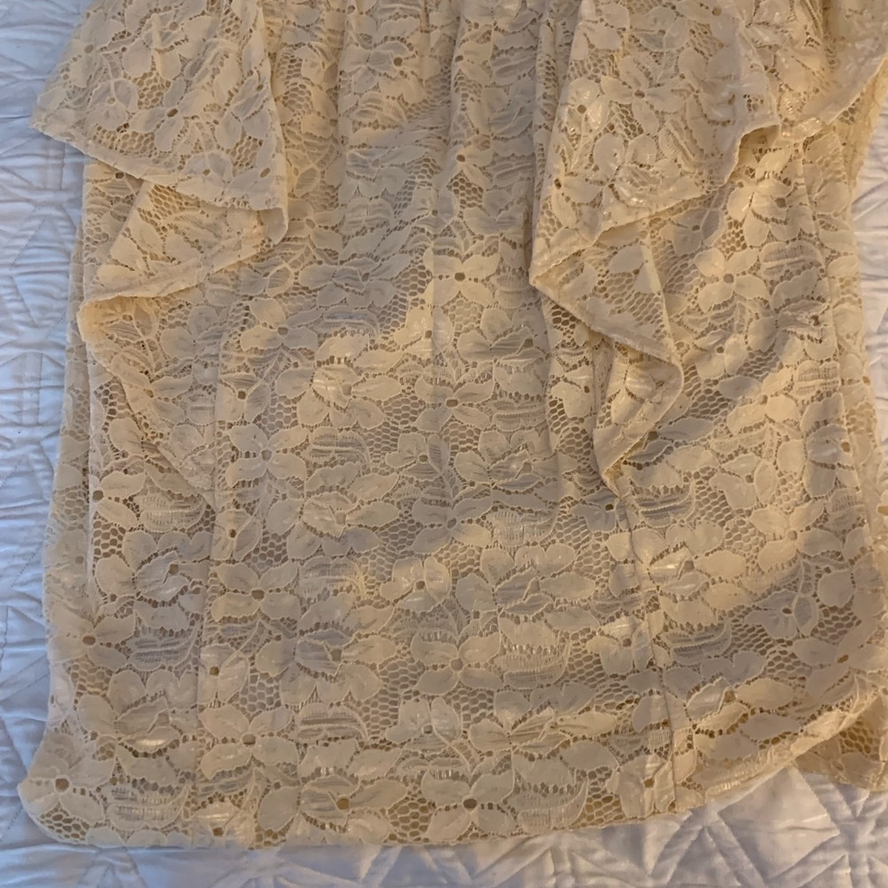 Cream Lace Skirt. Med - Picture 3 of 4